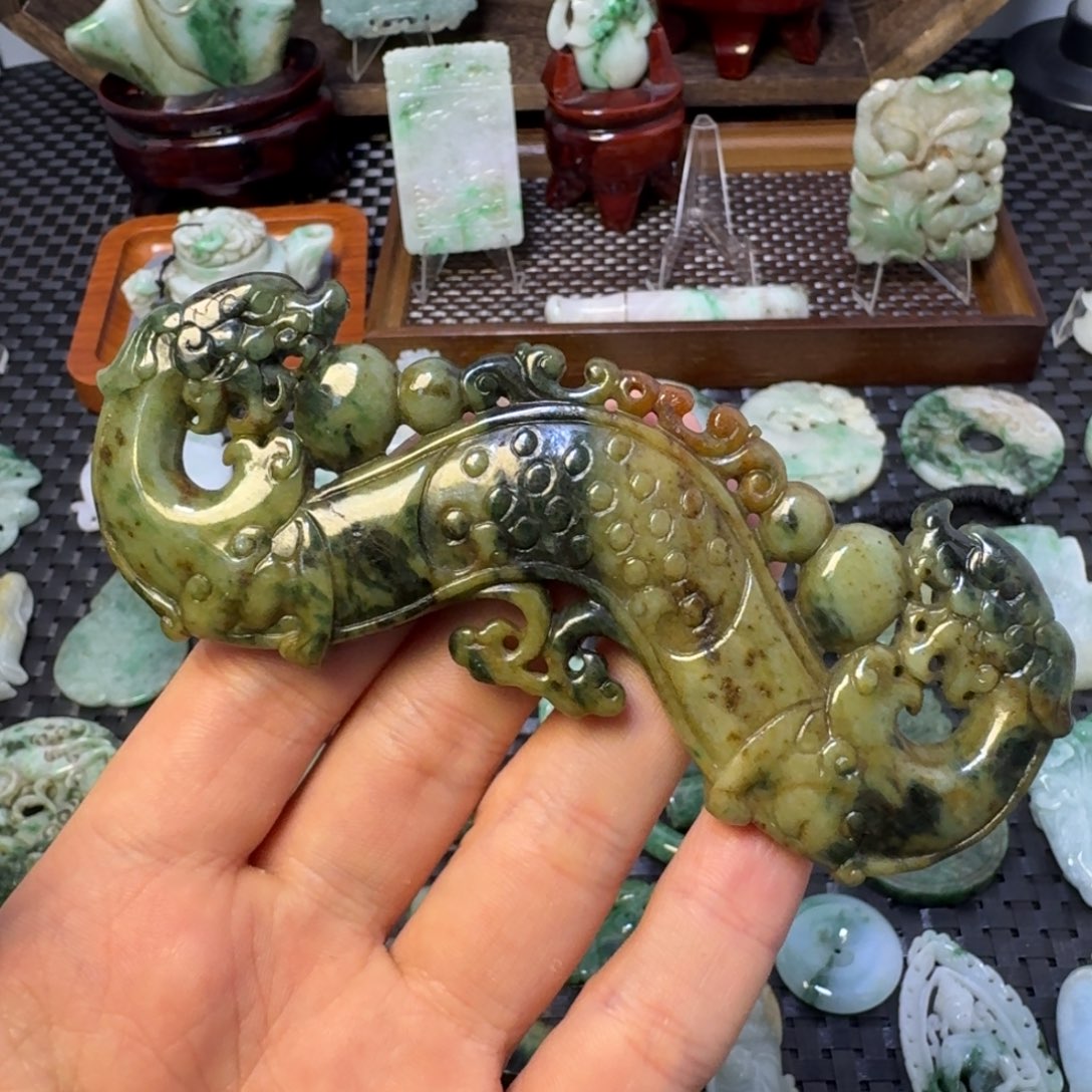 翡翠颈饰未镶嵌楚*云翡翠颈饰未镶嵌..