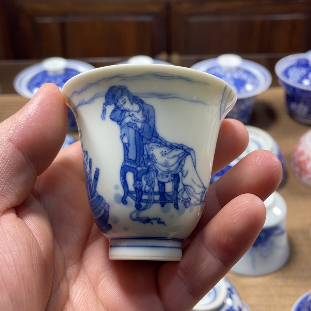 闲居薄胎美女图仰钟杯