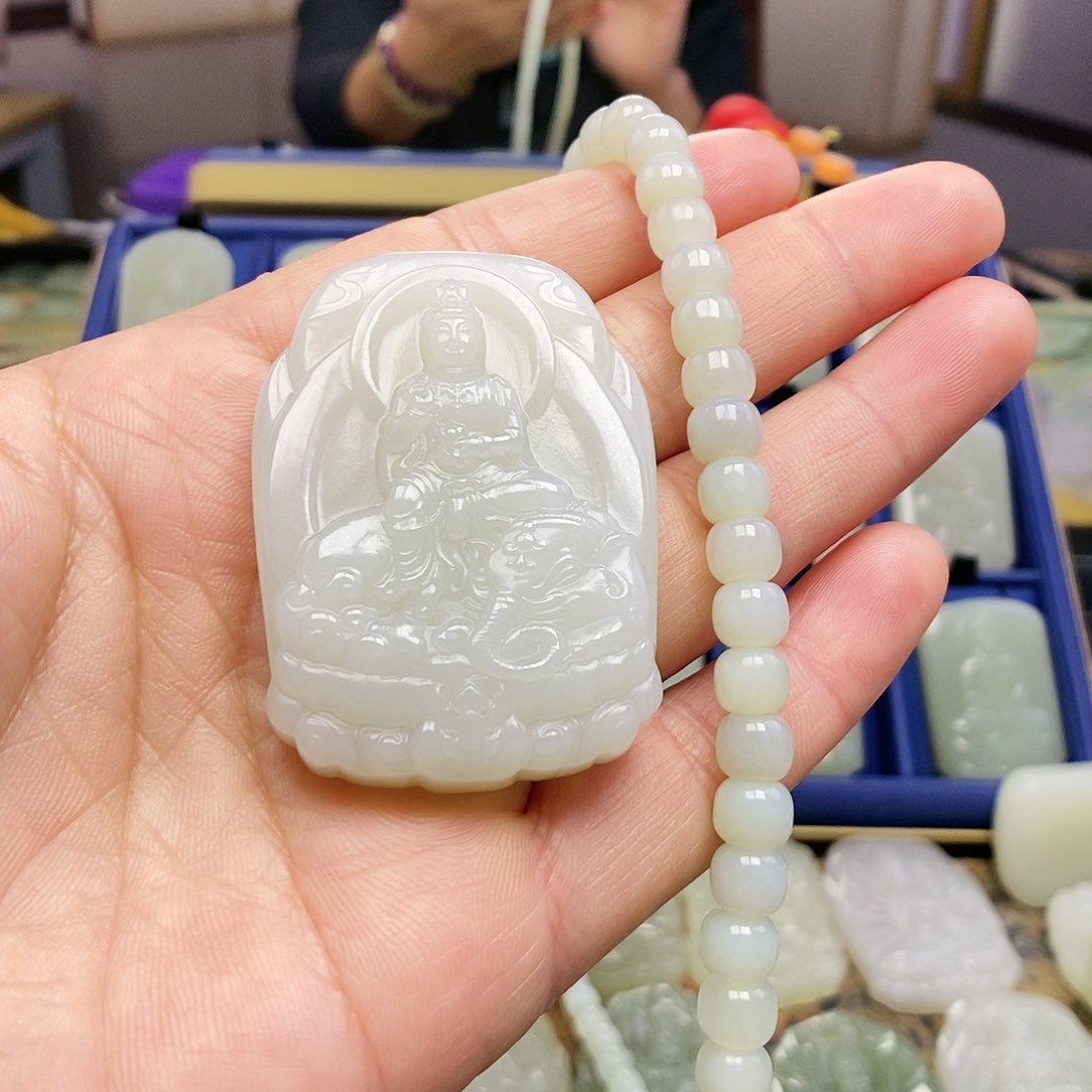 和田玉颈饰未镶嵌冰***雪