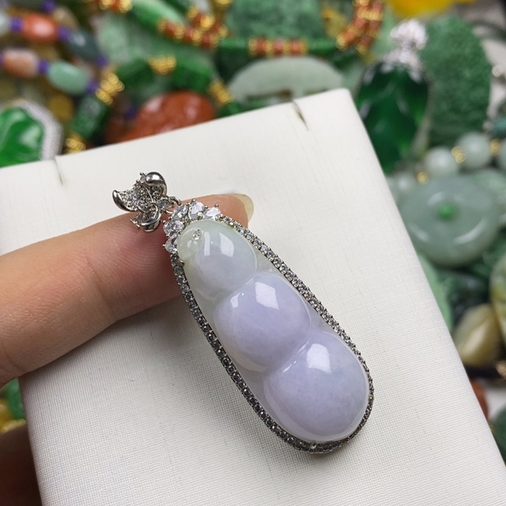 翡翠未镶嵌吊坠(赠链)