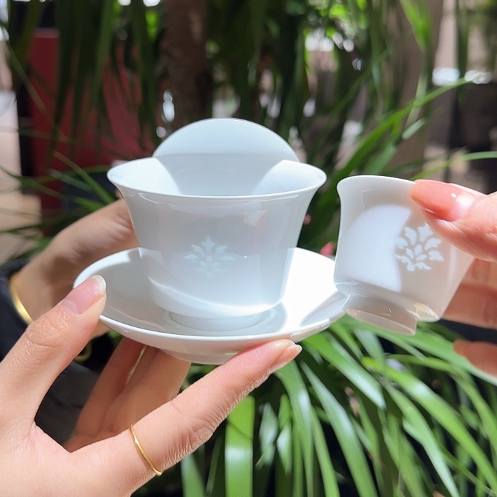 瓷片兔兔兔兔宝宝好可爱啊