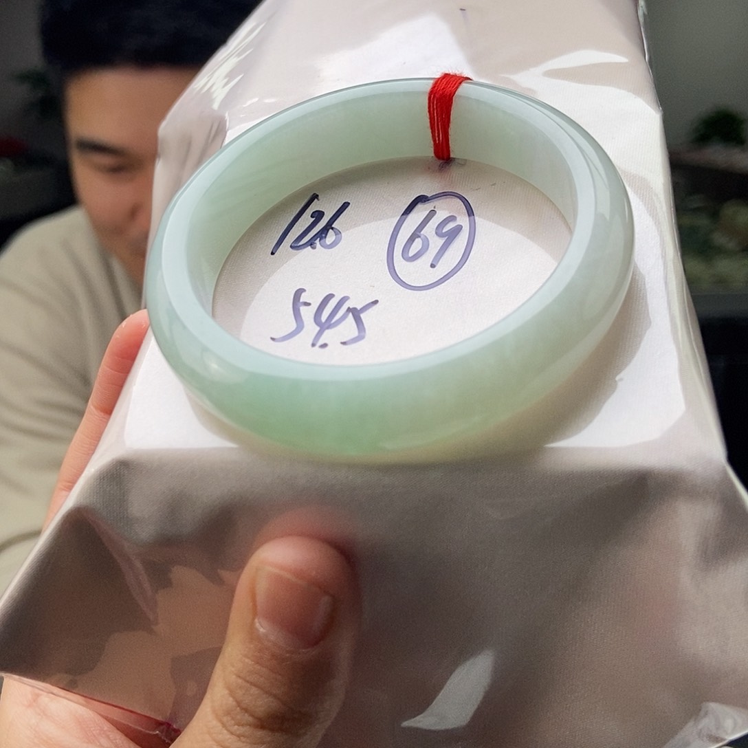翡翠手镯未镶嵌颜色多样性发拍一发一