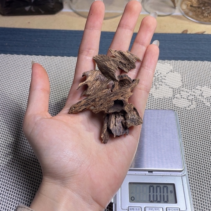 沉香海南大山70年代房梁老料5.4克
