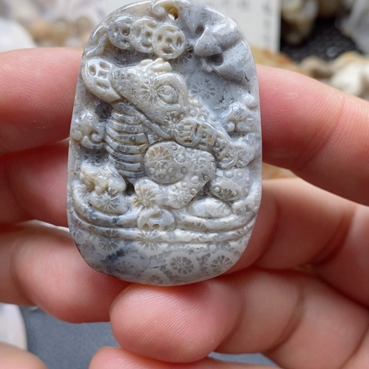 硅化珊瑚（珊瑚玉）颈饰未镶嵌