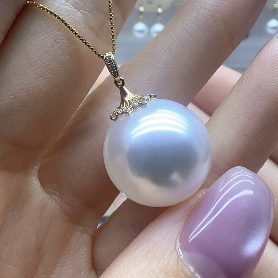 淡水珍珠18K金镶嵌吊坠(赠链)