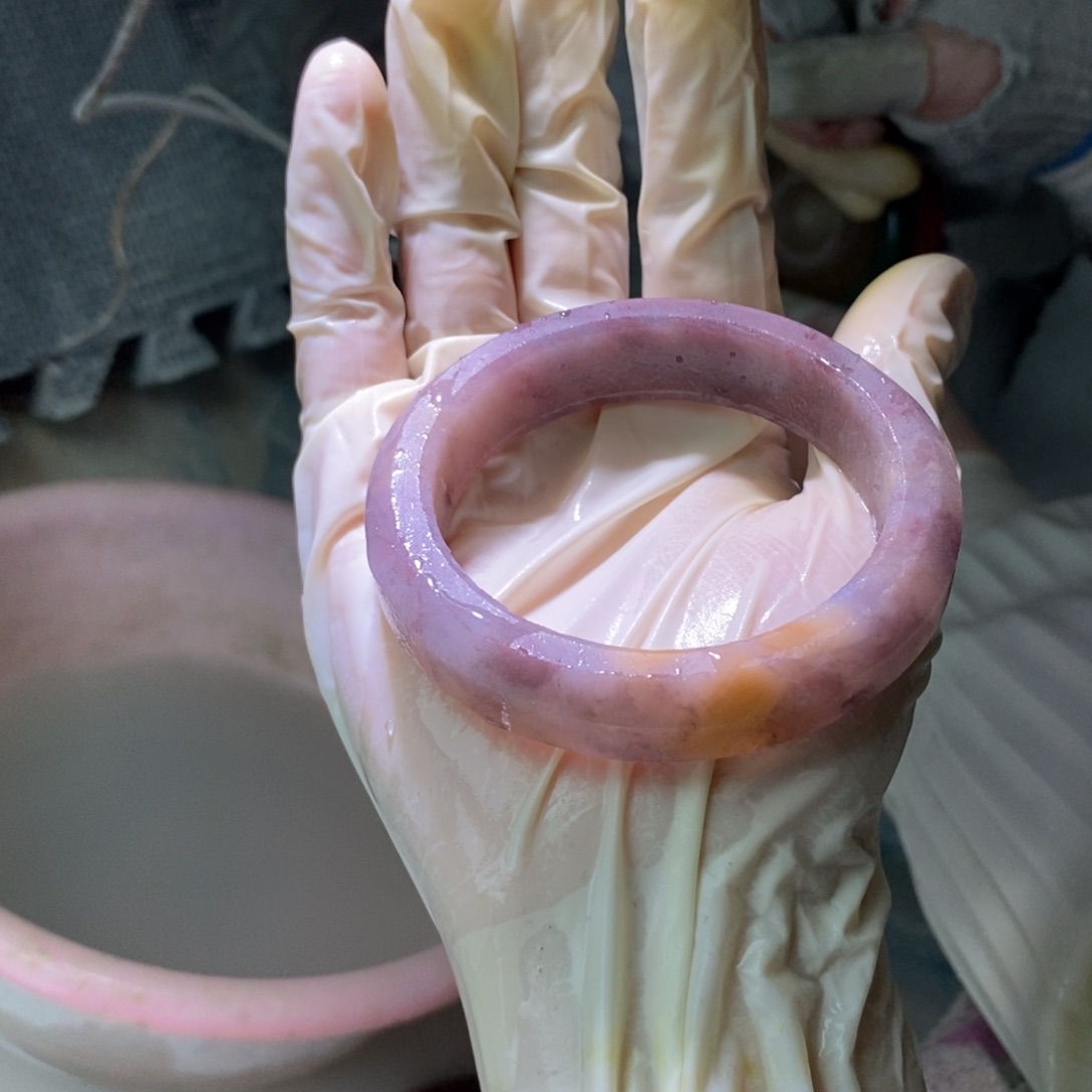 淼***w石英质玉未镶嵌手镯定制