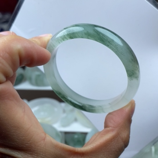 石英质玉（金丝玉）手镯未镶嵌