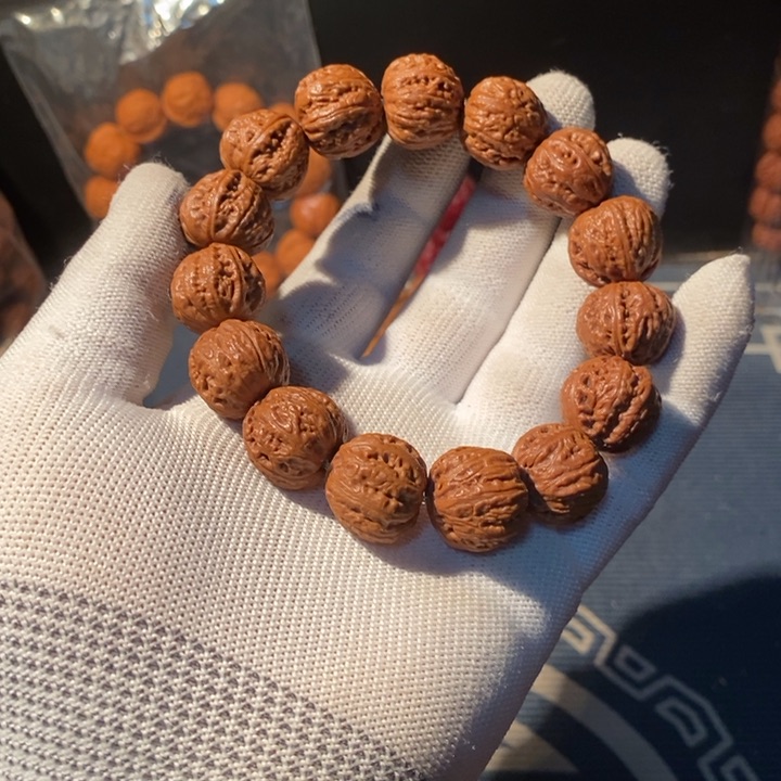 文玩核桃手串……74