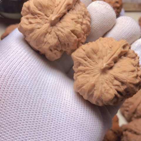 【闪购商品】桃核吊坠一帆风顺狮子头