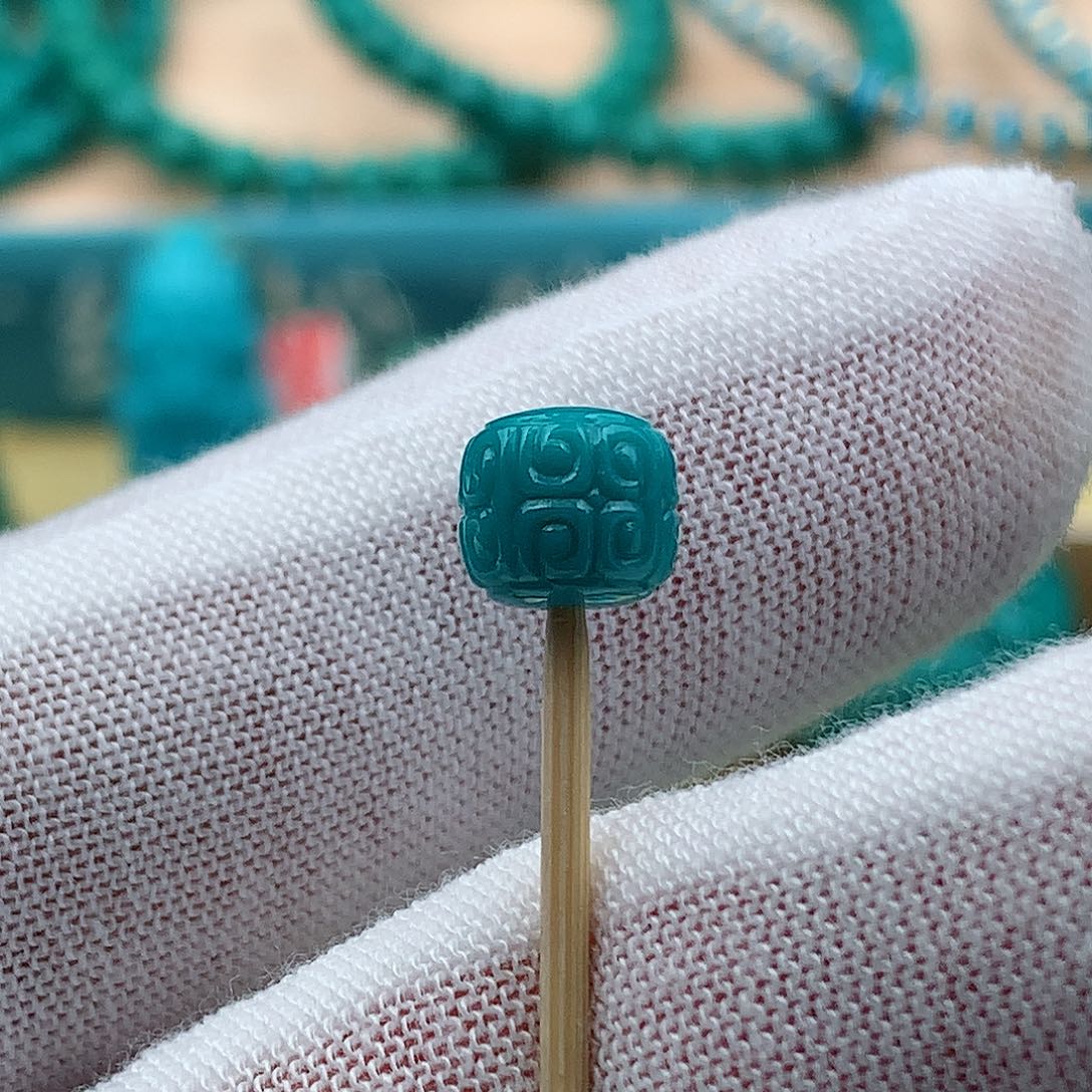 绿松石颈饰未镶嵌