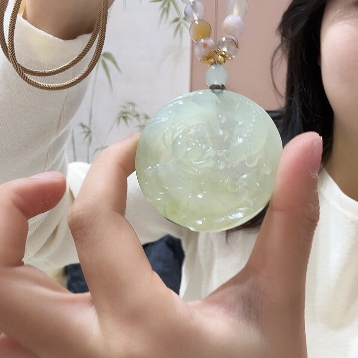 蛇纹石玉未镶嵌颈饰