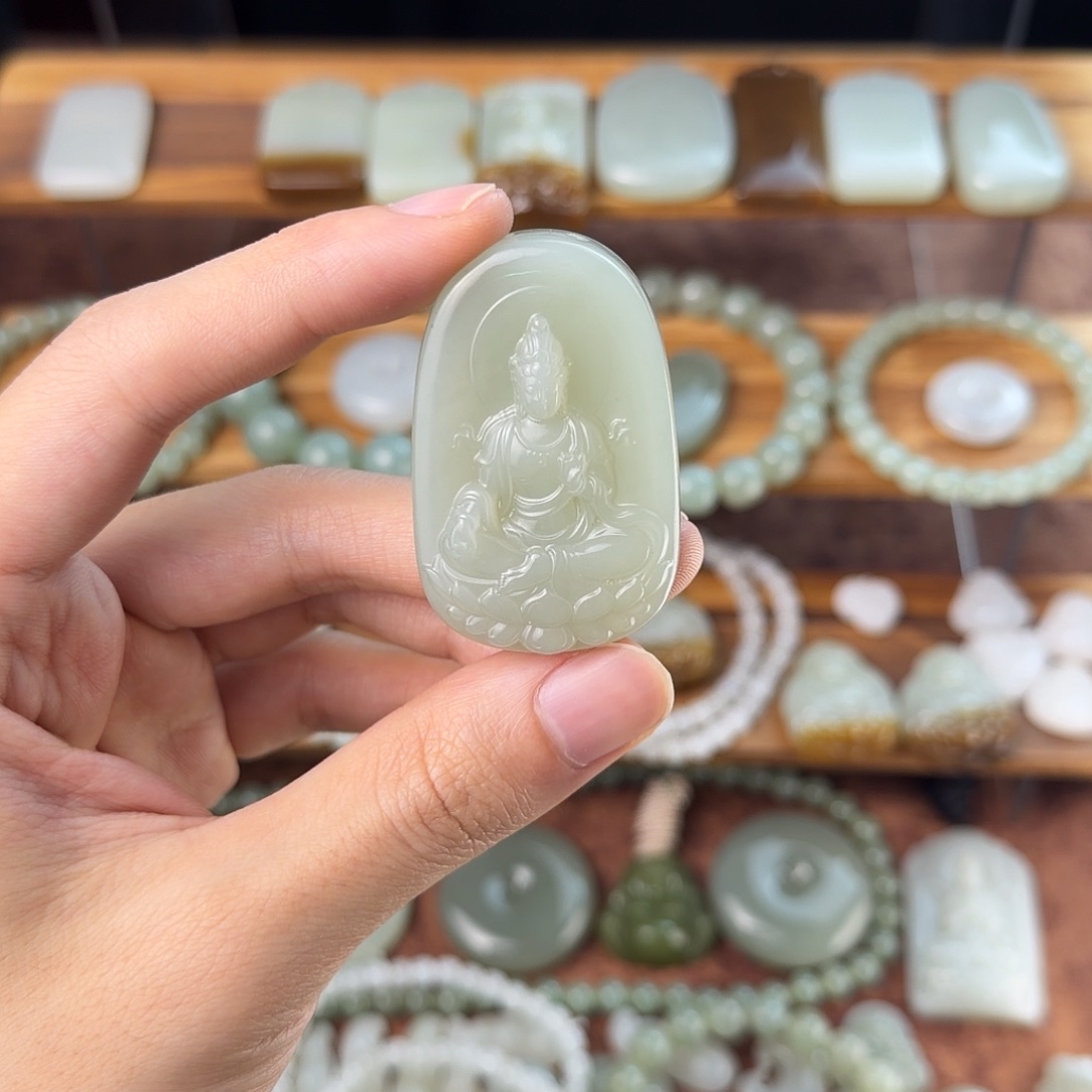 和田玉未镶嵌颈饰