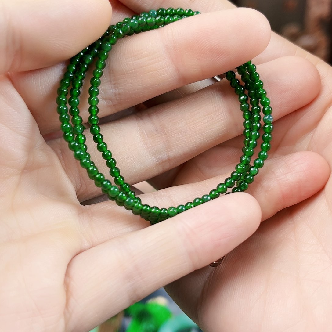 翡翠颈饰未镶嵌项链