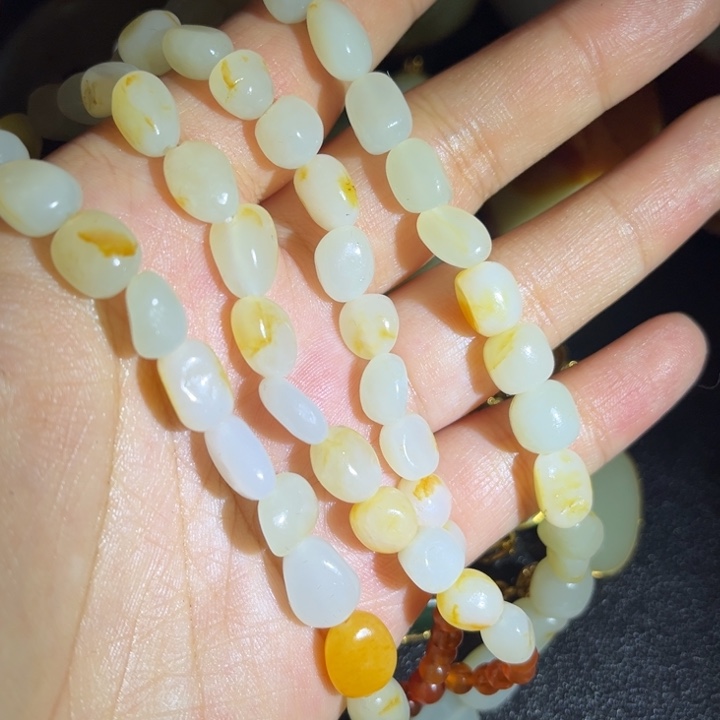 和田玉未镶嵌珠宝奇石