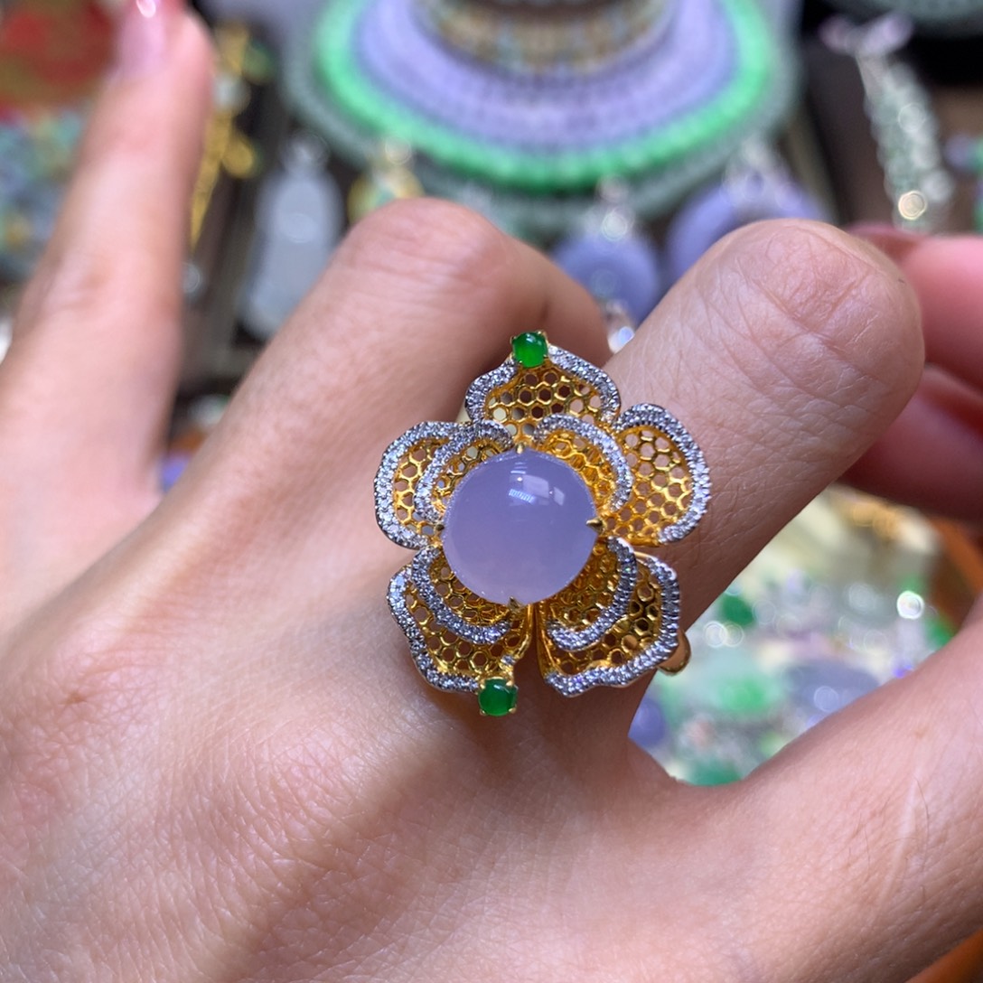 翡翠18K金镶嵌颈饰