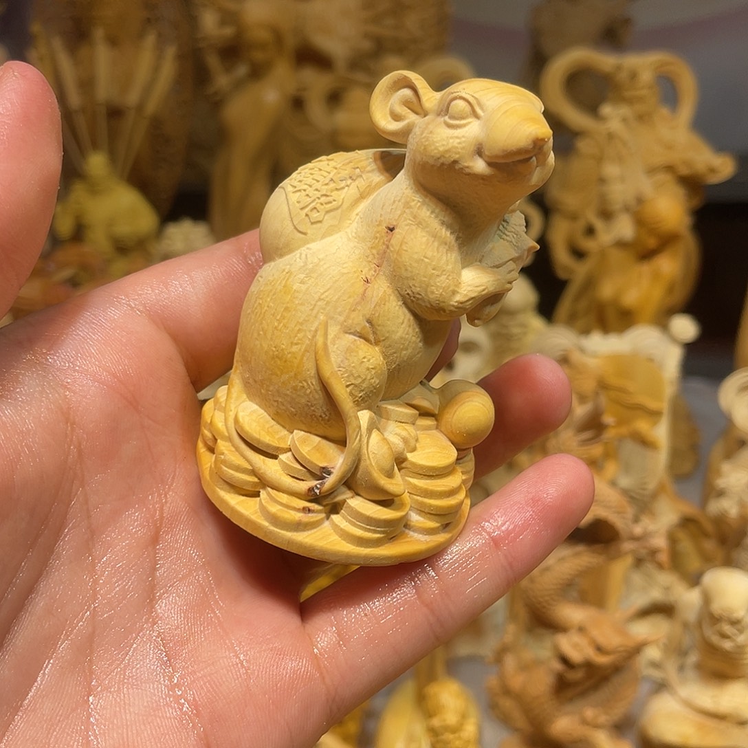 黄杨木小瑕疵老鼠