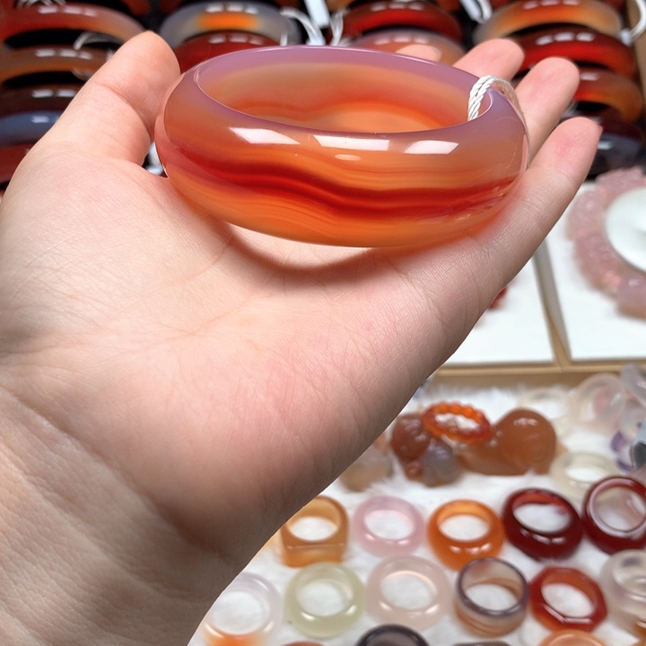 玛瑙/玉髓手镯未镶嵌妙*