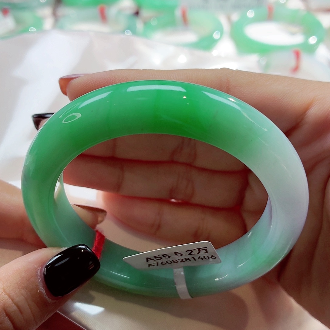 t****翡翠未镶嵌手镯尾款68