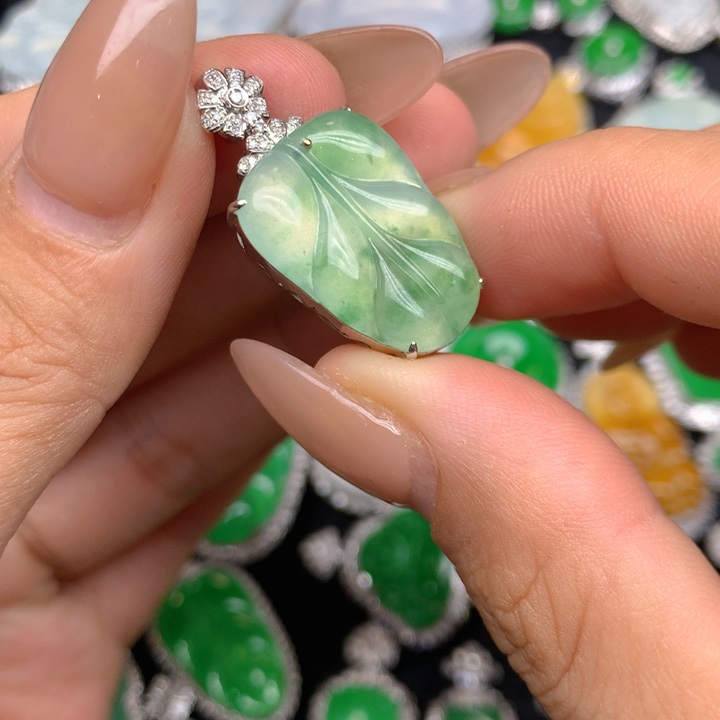 翡翠18K金镶嵌吊坠(不含链)