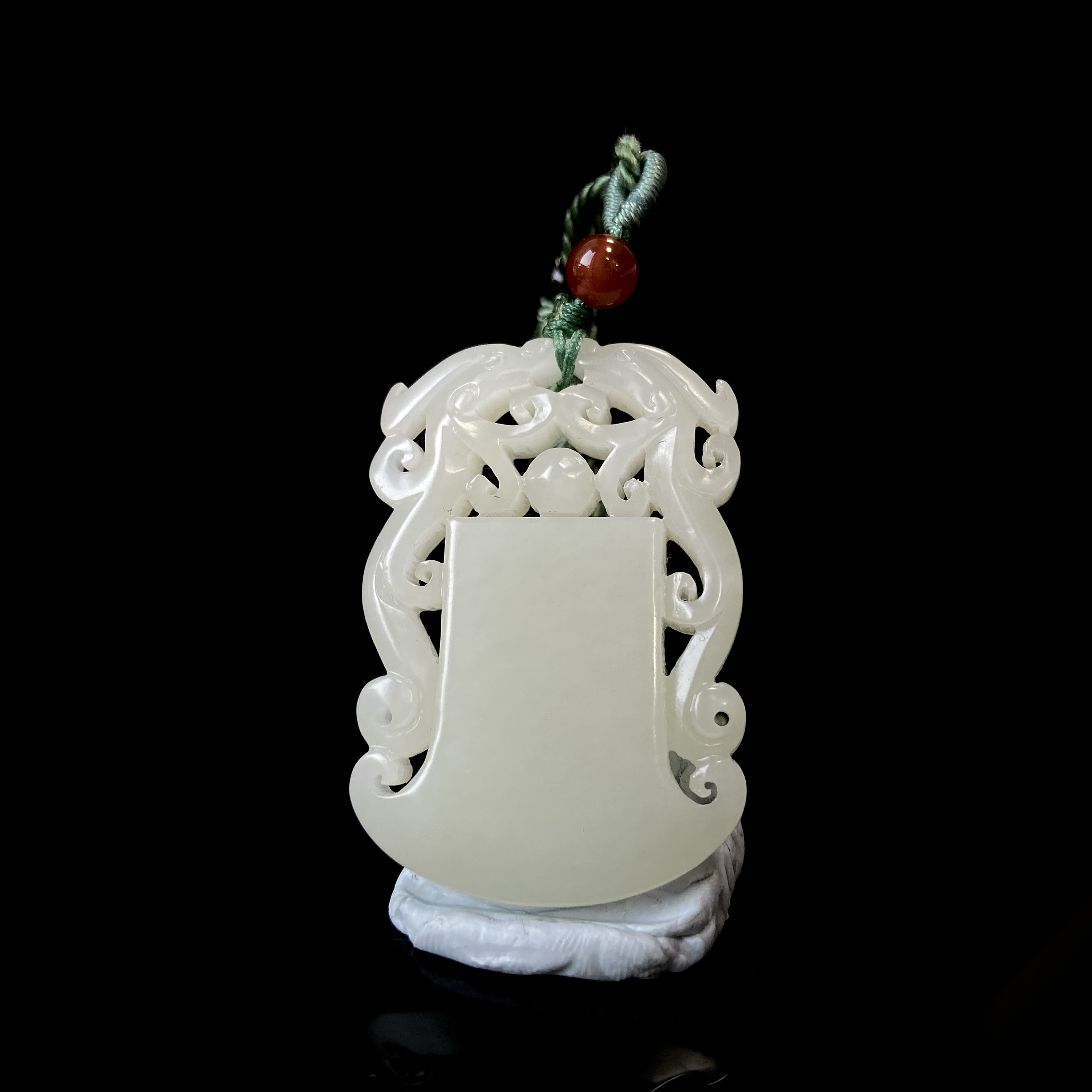 GY0059和田玉双龙吊坠