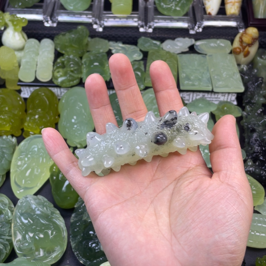 蛇纹石玉未镶嵌珠宝奇石