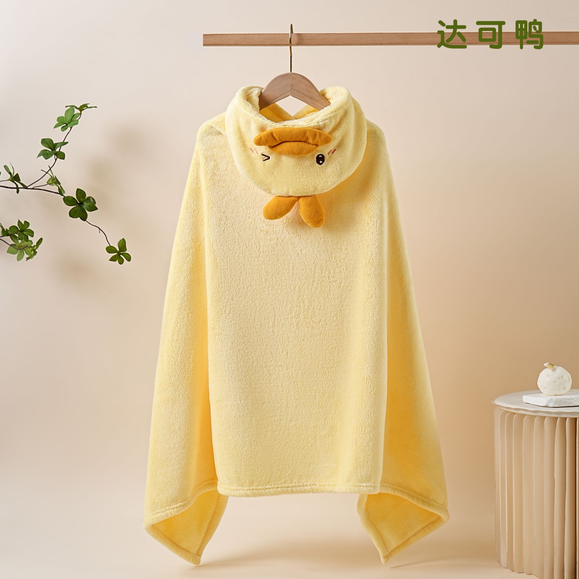 珊瑚绒斗篷新生儿用品