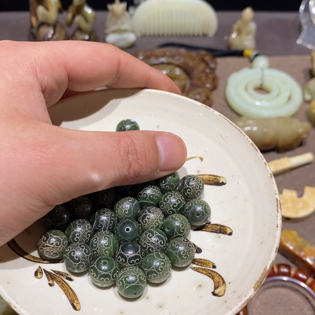 青***花和田玉（糖玉）未镶嵌颈饰