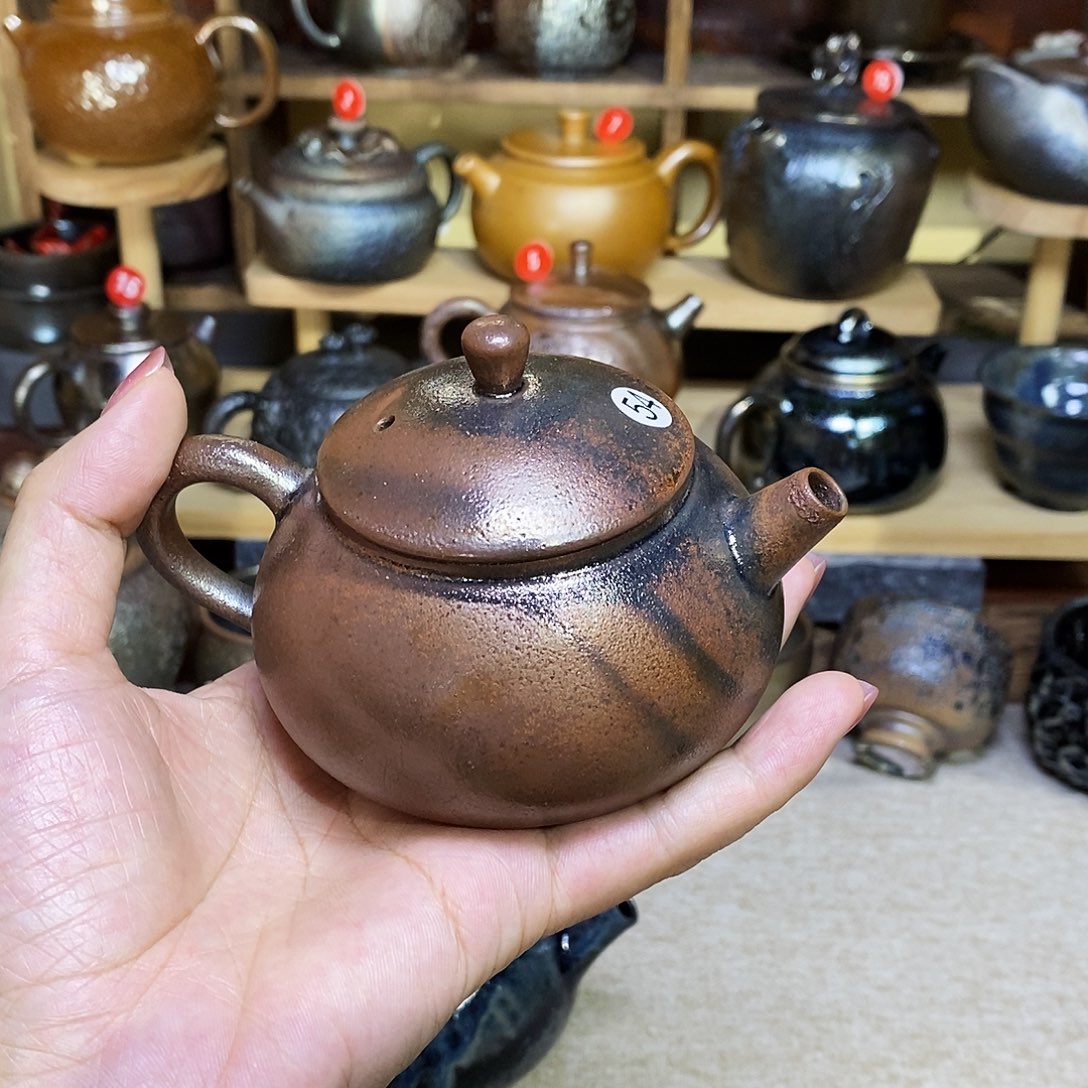 云南建水柴烧火彩荣天壶