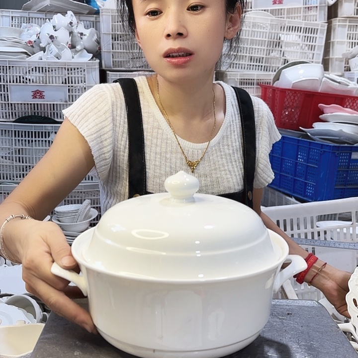 盘微瑕产品……富贵品大汤锅一个