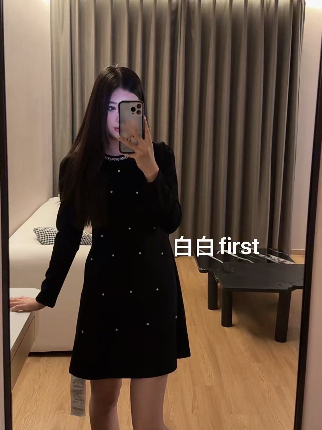 《白白first》气质连衣裙女洋气减龄钉珠宽松显瘦长袖中长裙