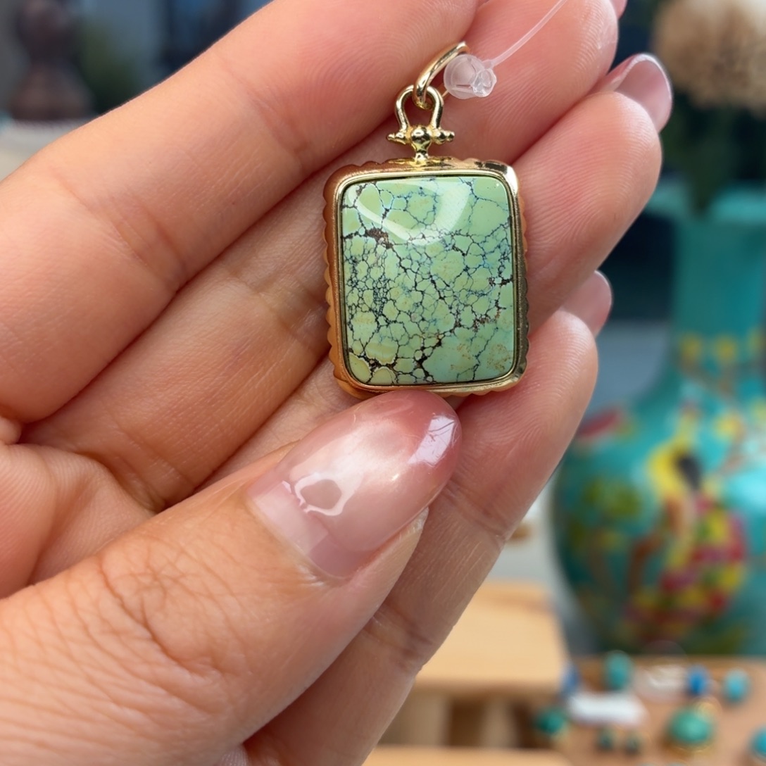 绿松石合金颈饰吊坠