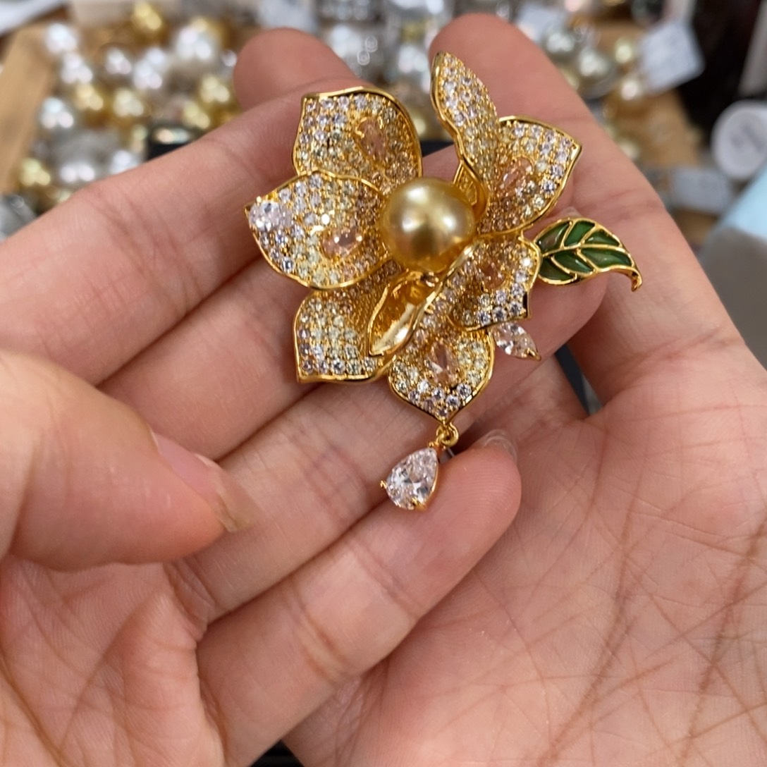 合金胸针海水珍珠