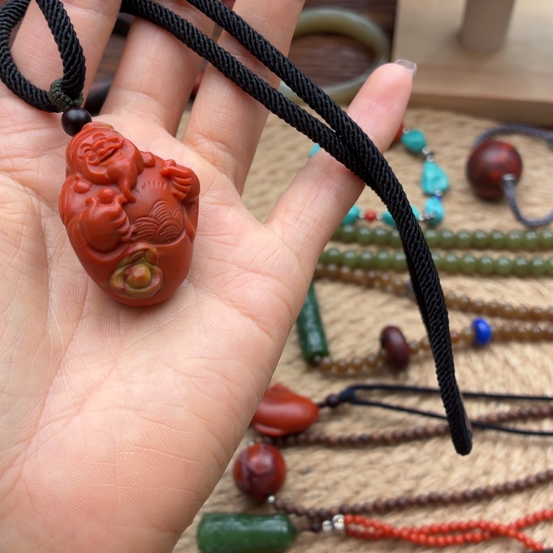 ****棠南红玛瑙未镶嵌颈饰