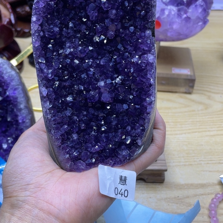 未镶嵌水晶大型摆件（非配饰）