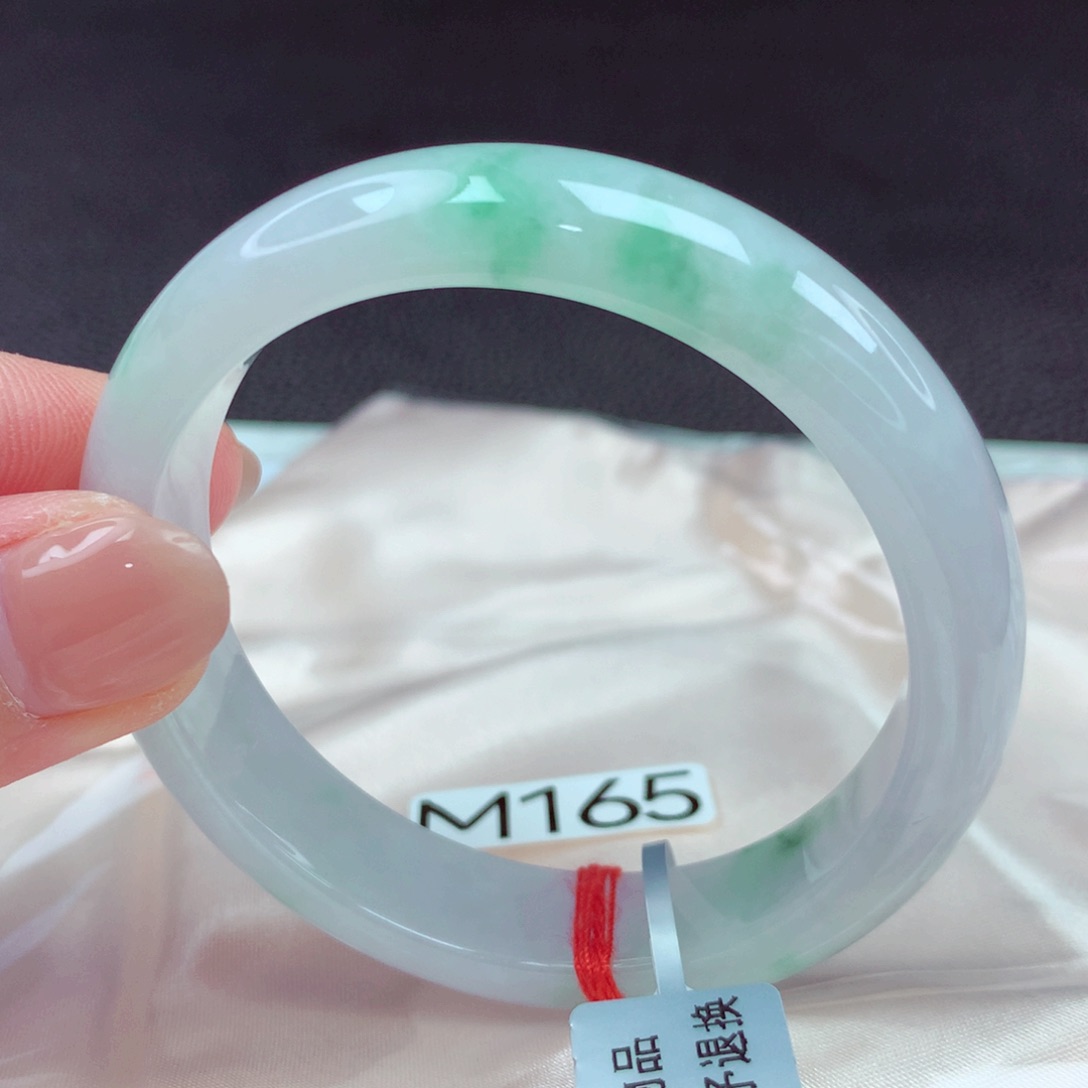 翡翠手镯未镶嵌手镯88