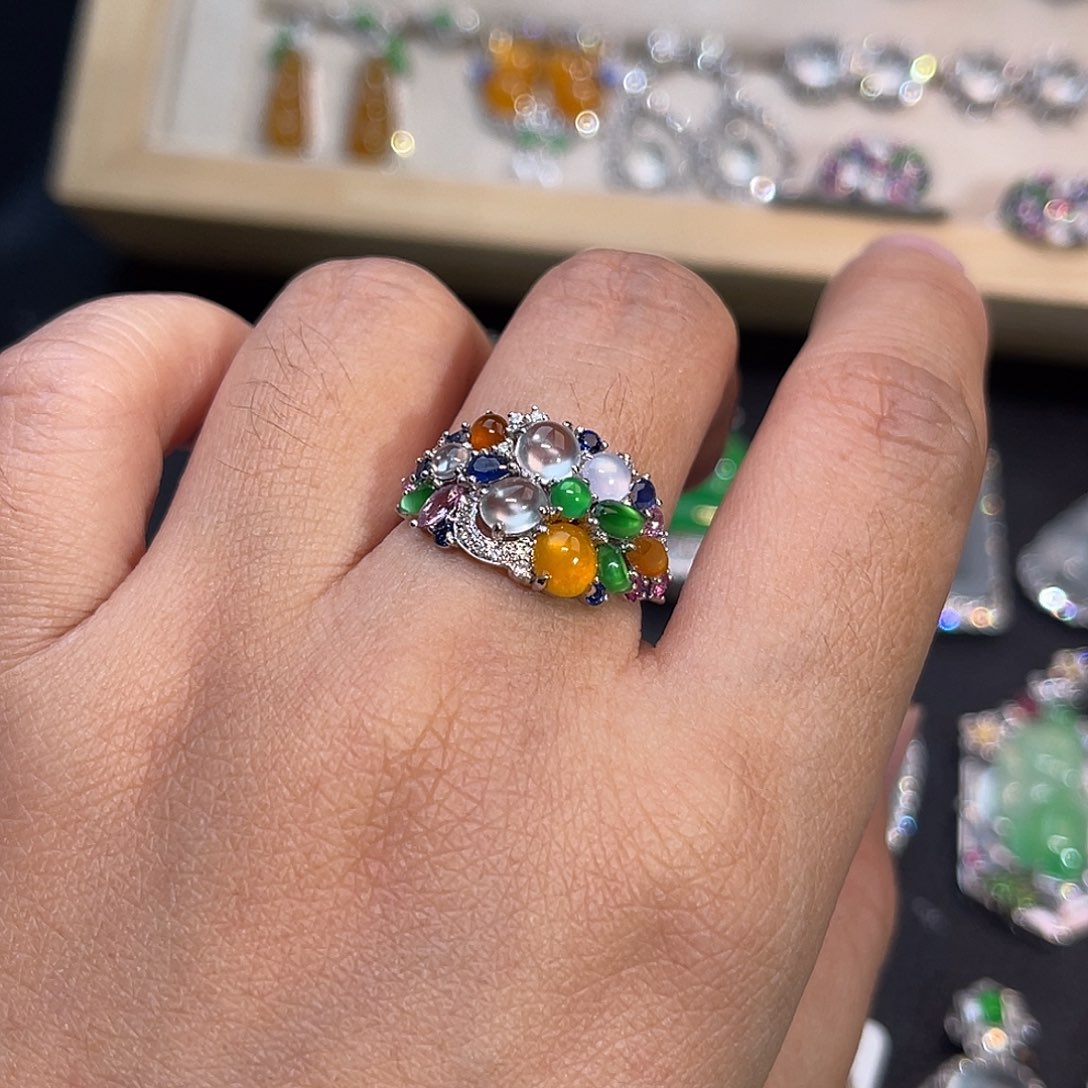 翡翠18K金镶嵌戒指多宝戒指