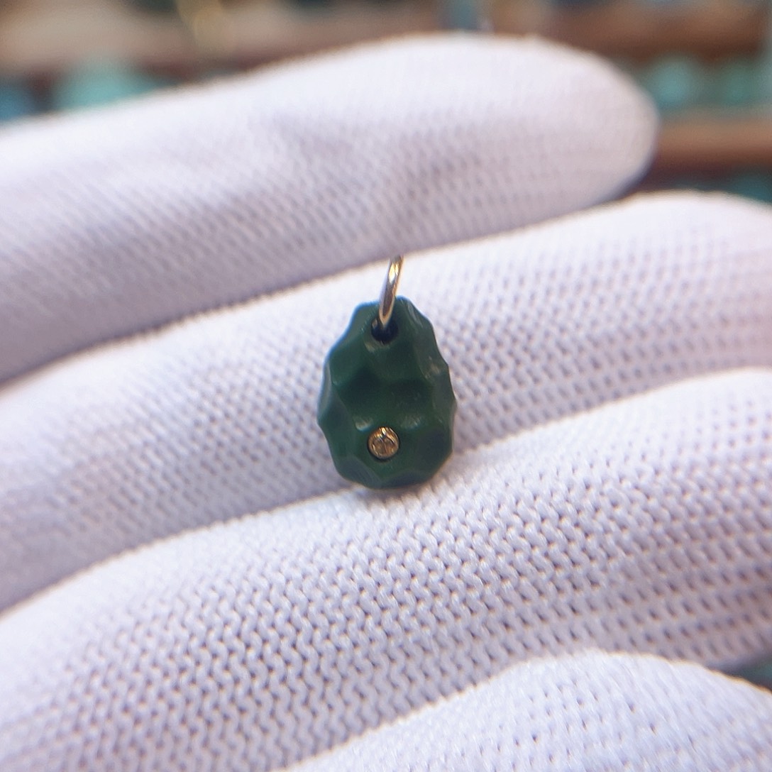 绿松石配饰未镶嵌