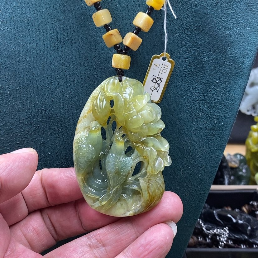 【闪购商品】蛇纹石玉吊坠未镶嵌