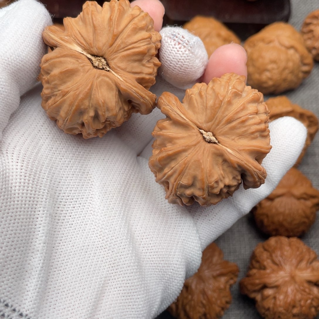 文玩核桃把件无*42全品三角白毕业对