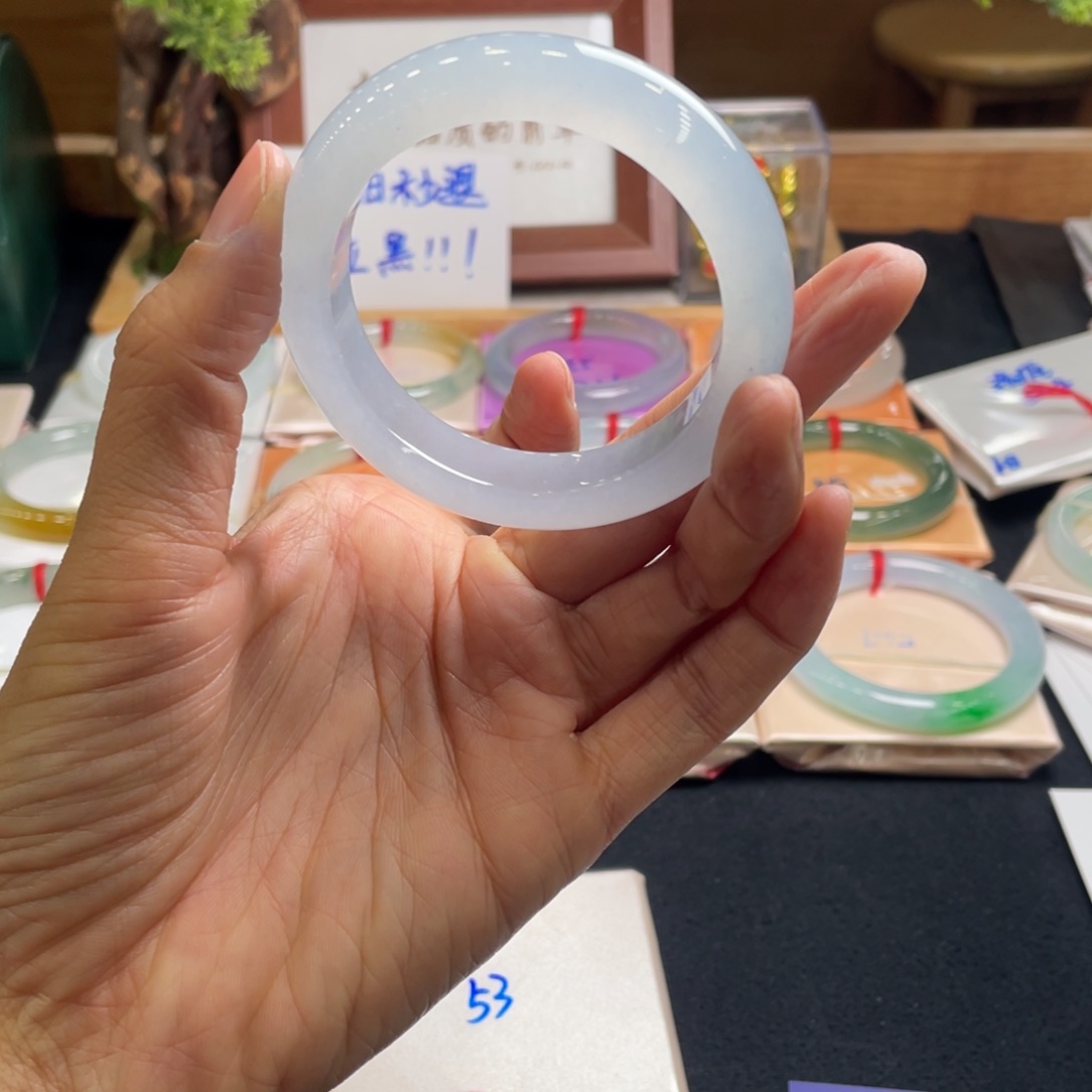 翡翠手镯未镶嵌C****.53