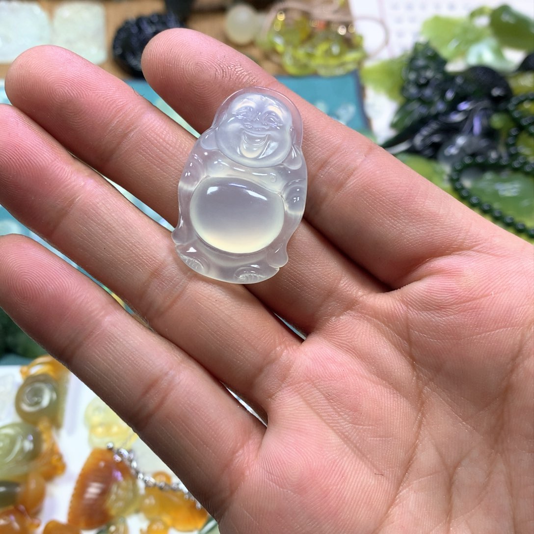 岫玉颈饰未镶嵌站佛公