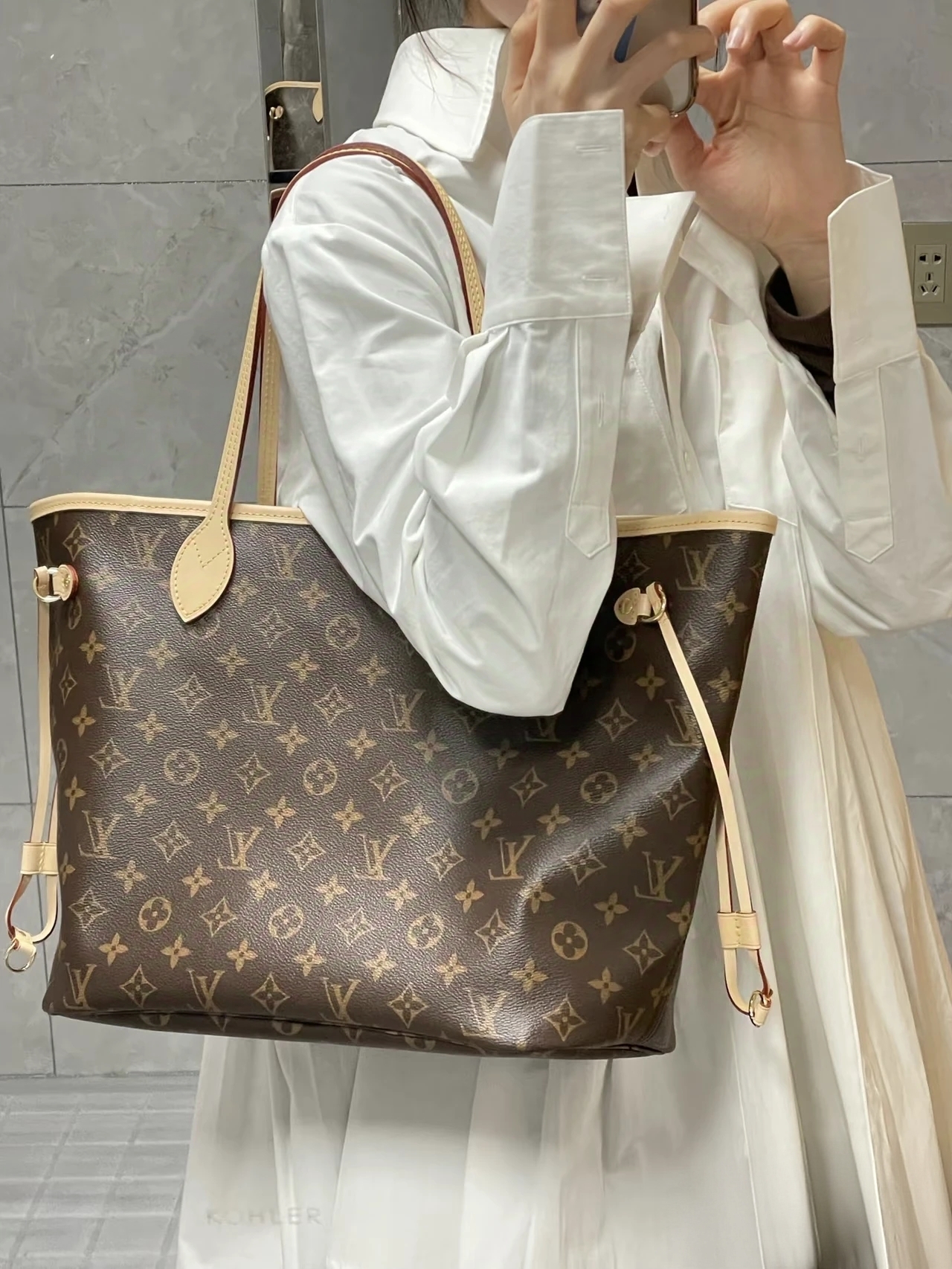 修复品LouisVuitton/路易威登neverfull中号购物袋单肩后换植鞣革