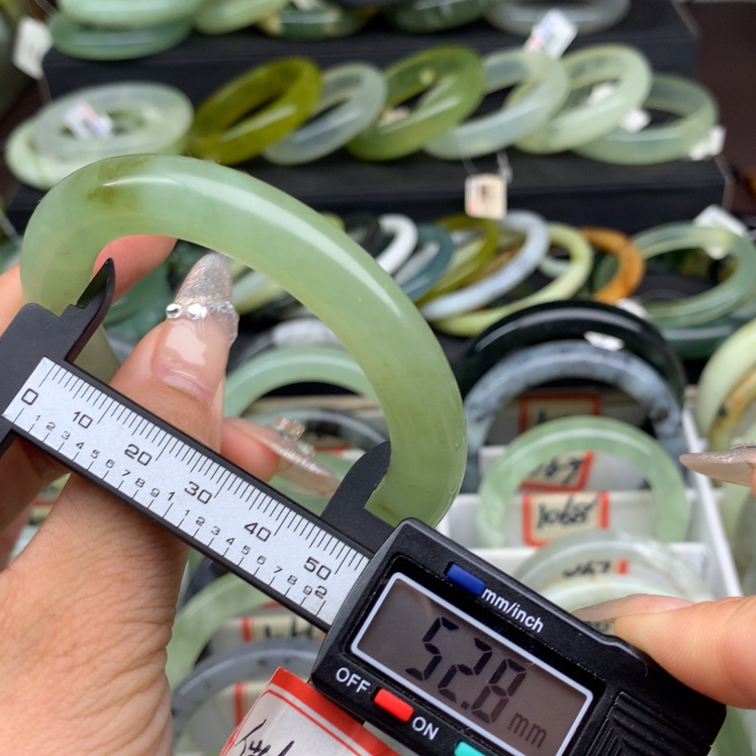 未镶嵌蛇纹石玉手镯1068