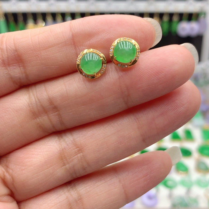 轩***雅翡翠18K金镶嵌耳饰