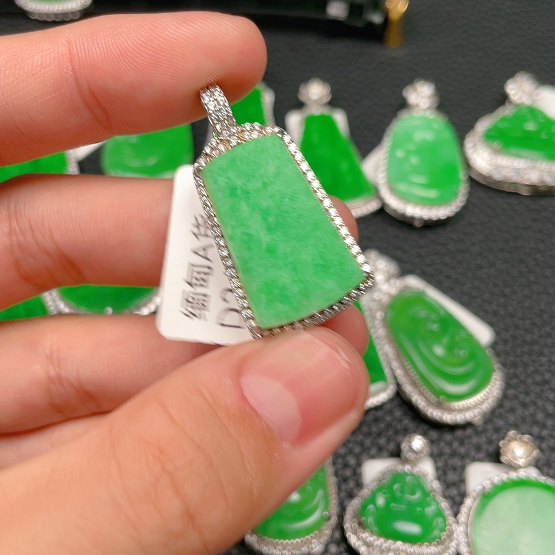 【闪购商品】翡翠吊坠(不含链)银S925镶嵌