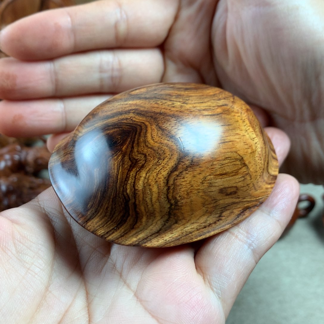 黄花梨/降香黄檀吃****皮把件