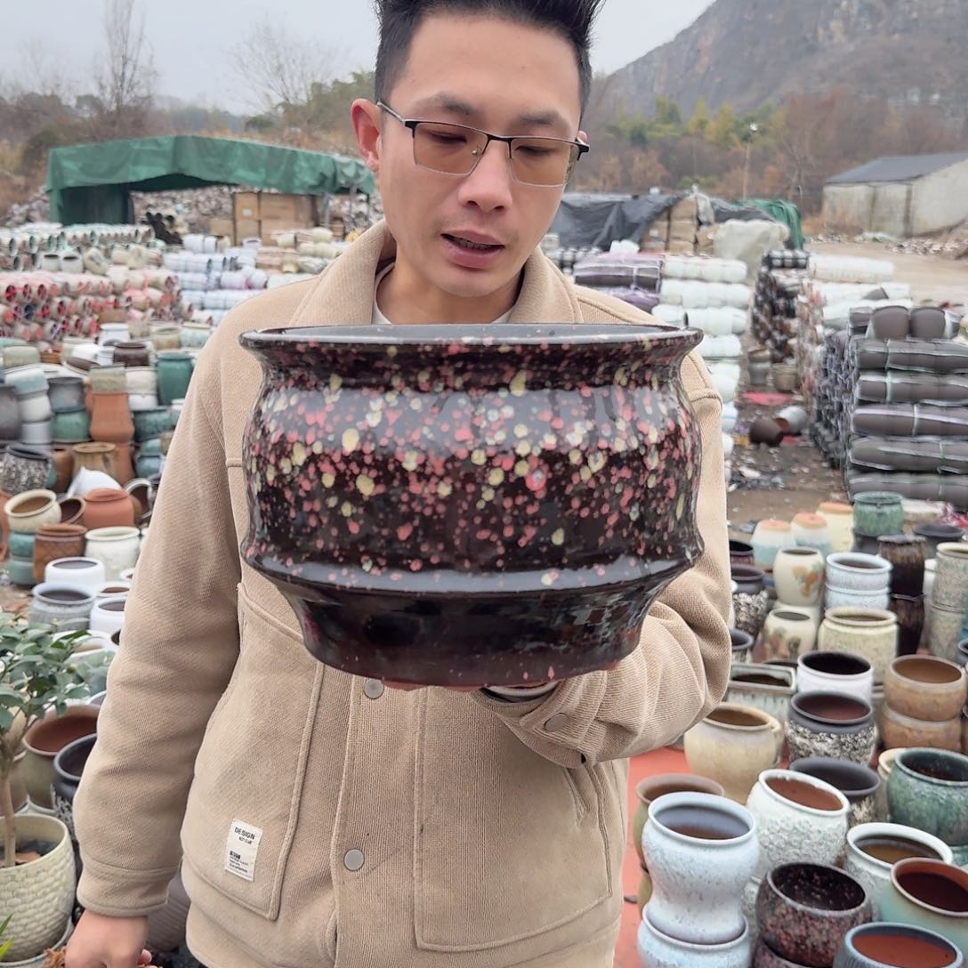 紫砂花盆口24高17（一个红色拼大号