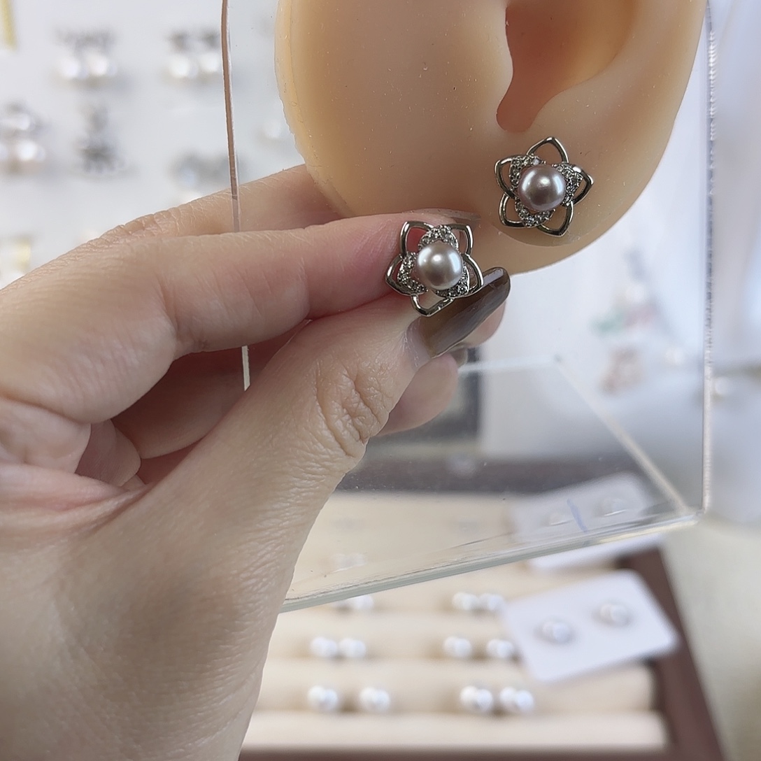 淡水珍珠合金耳饰