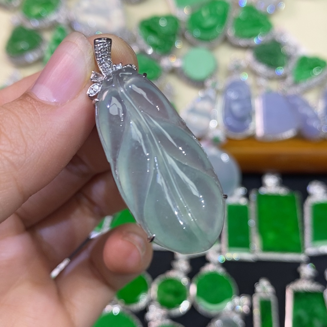 翡翠吊坠(不含链)18K金镶嵌