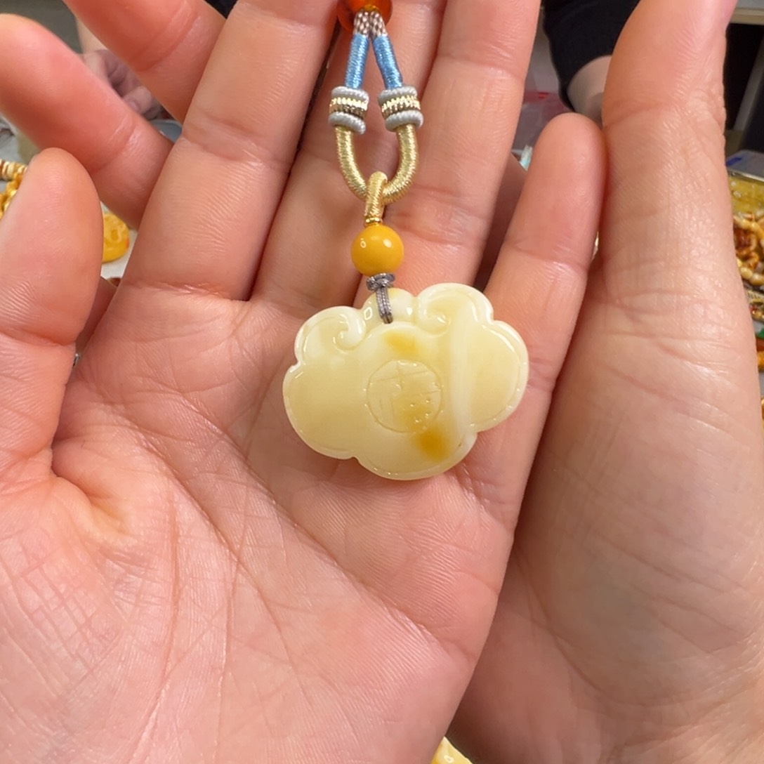 蜜蜡裸石未镶嵌蜜蜡